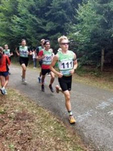 Ole Tetzlaff (Nr. 111) beim Sprint